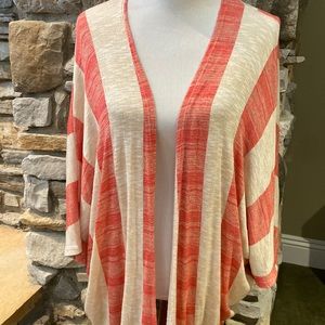 Alya, medium, lightweight, open cardigan with a patriotic pattern
